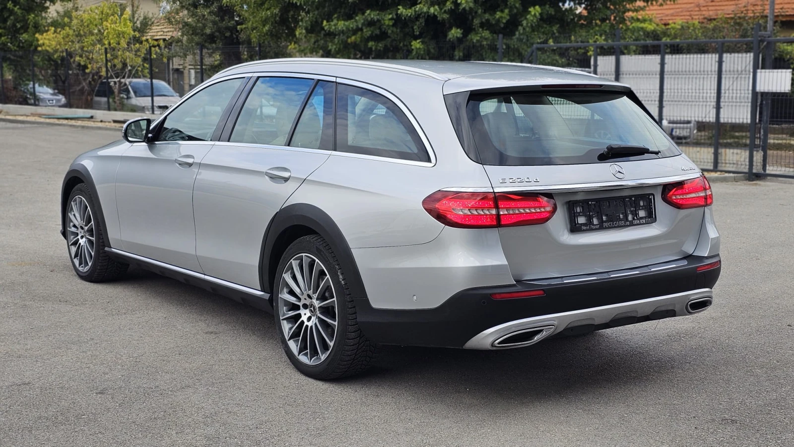 Mercedes-Benz E 220 AllTerrain 4MATIC-MULTIBEAM LED-AIRMATIC-ЛИЗИНГ - изображение 4