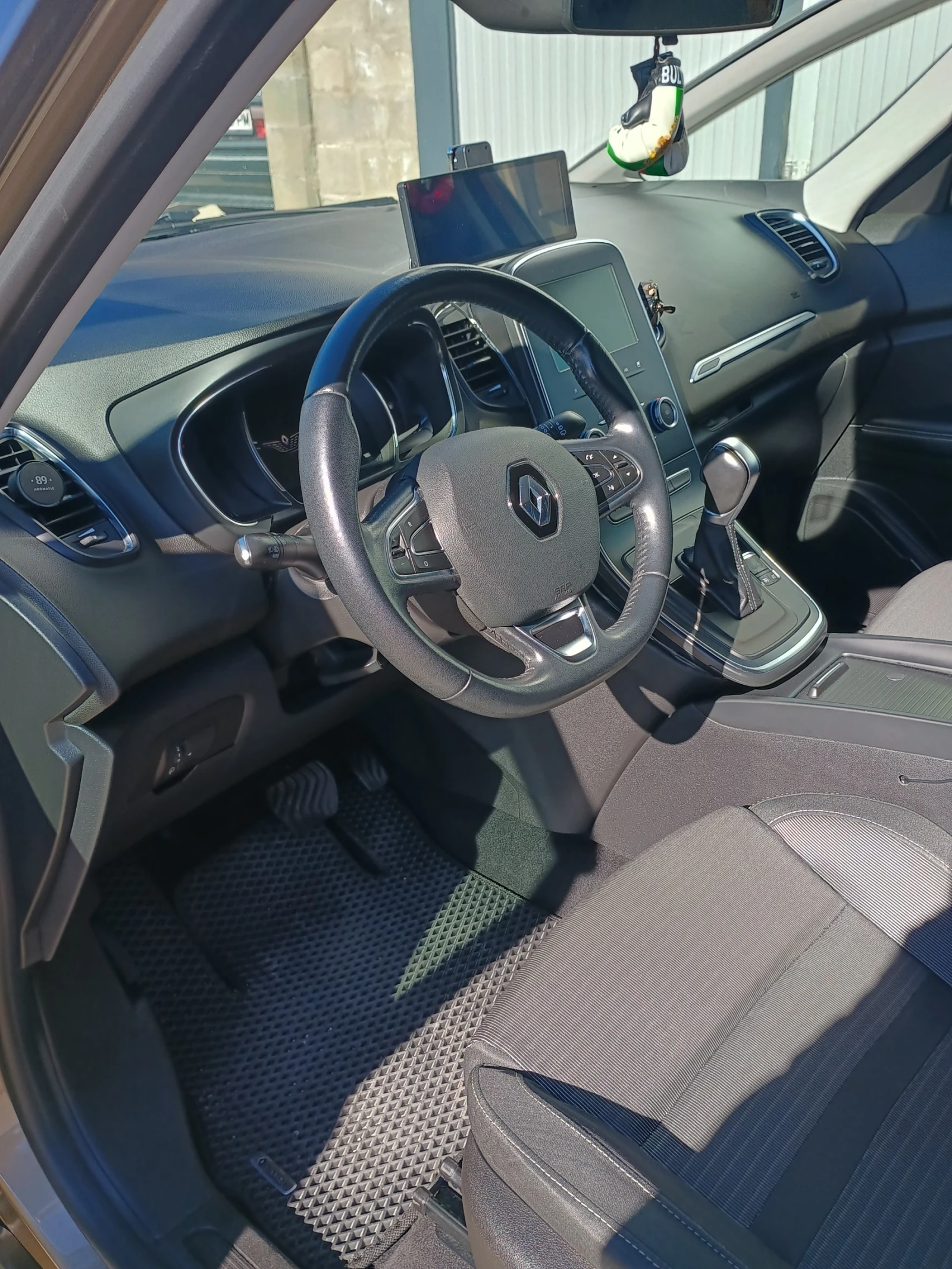 Renault Scenic  - изображение 8