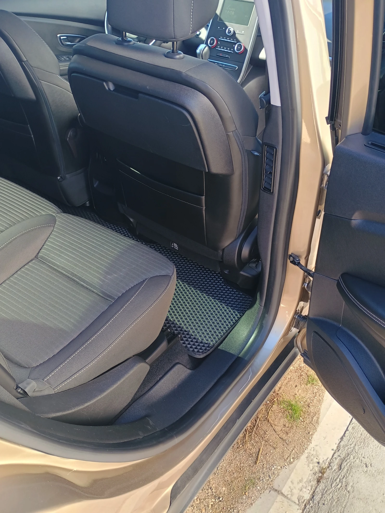 Renault Scenic  - изображение 10