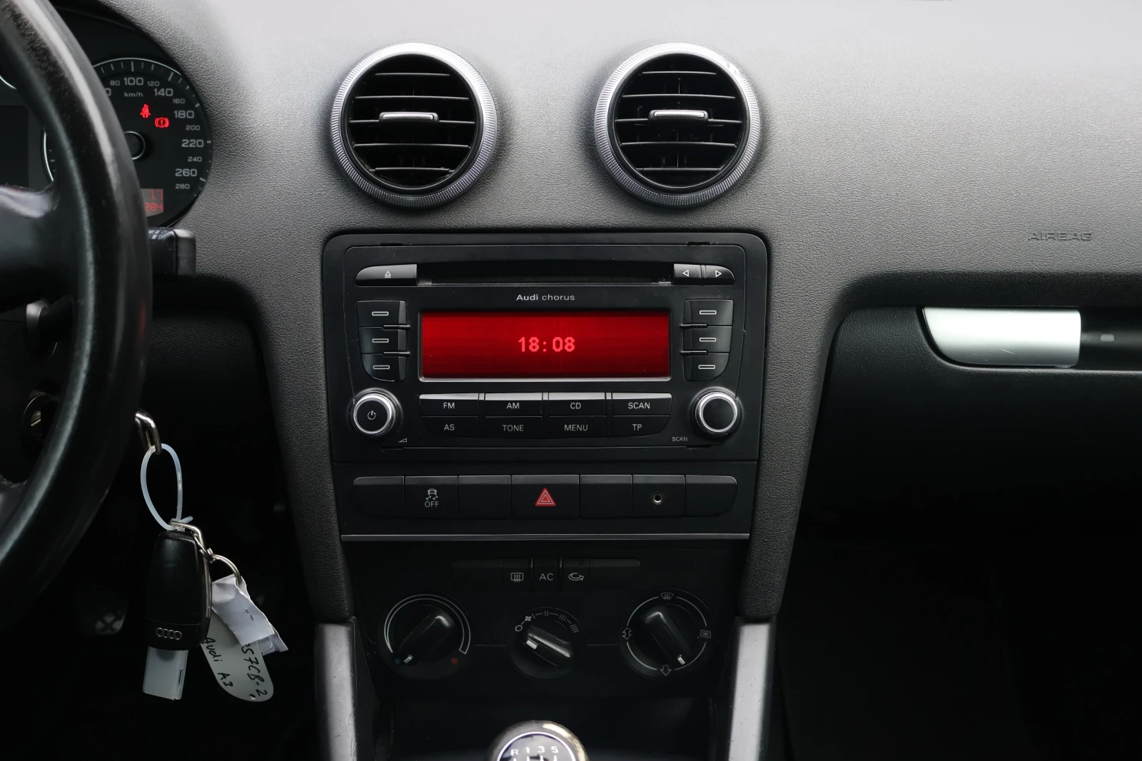 Audi A3 1.6TDI FACELIFT 105hp | Mobile.bg — изображение 11