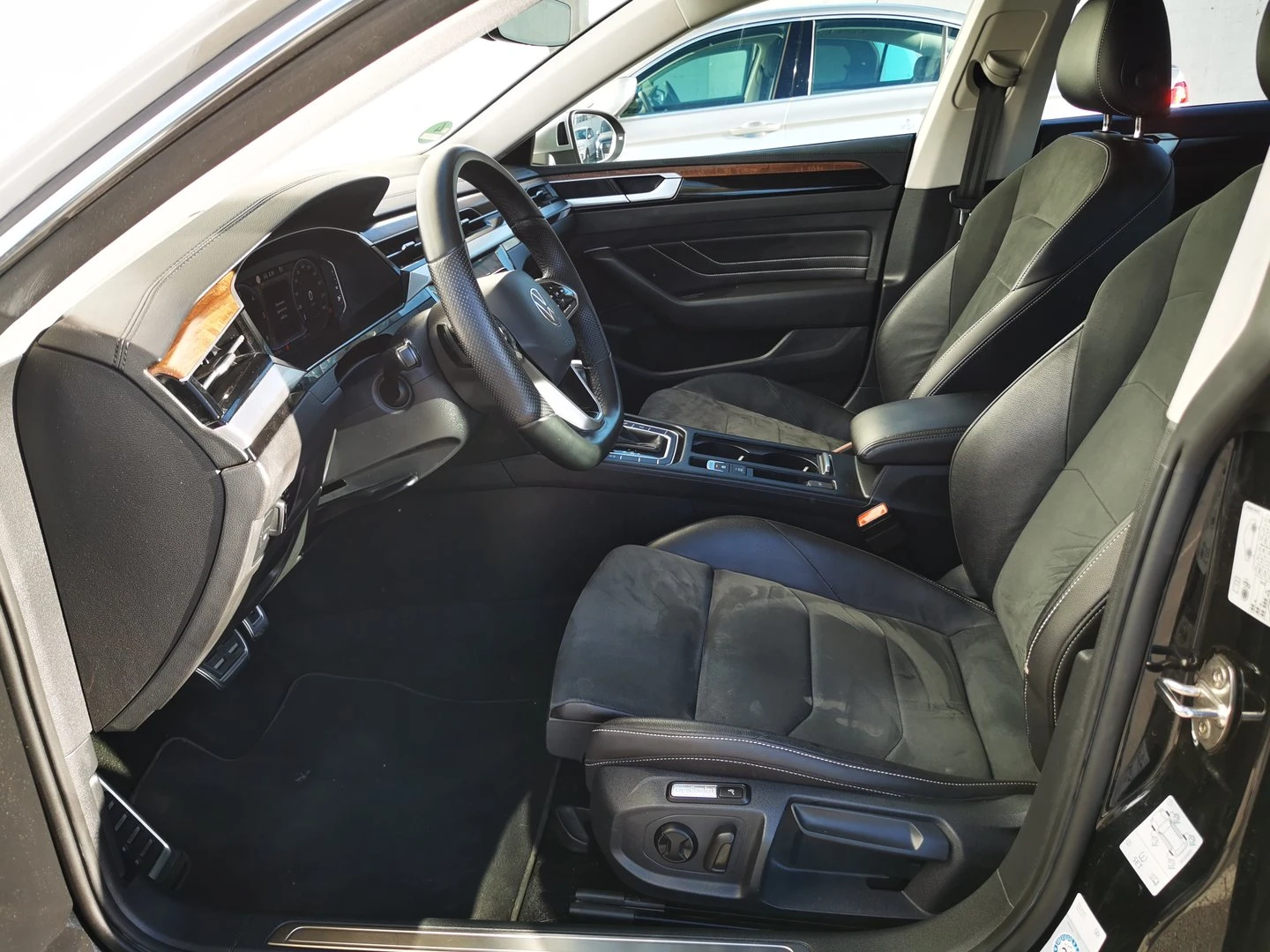 VW Arteon Elegance 2.0 TDI SCR DSG - изображение 4