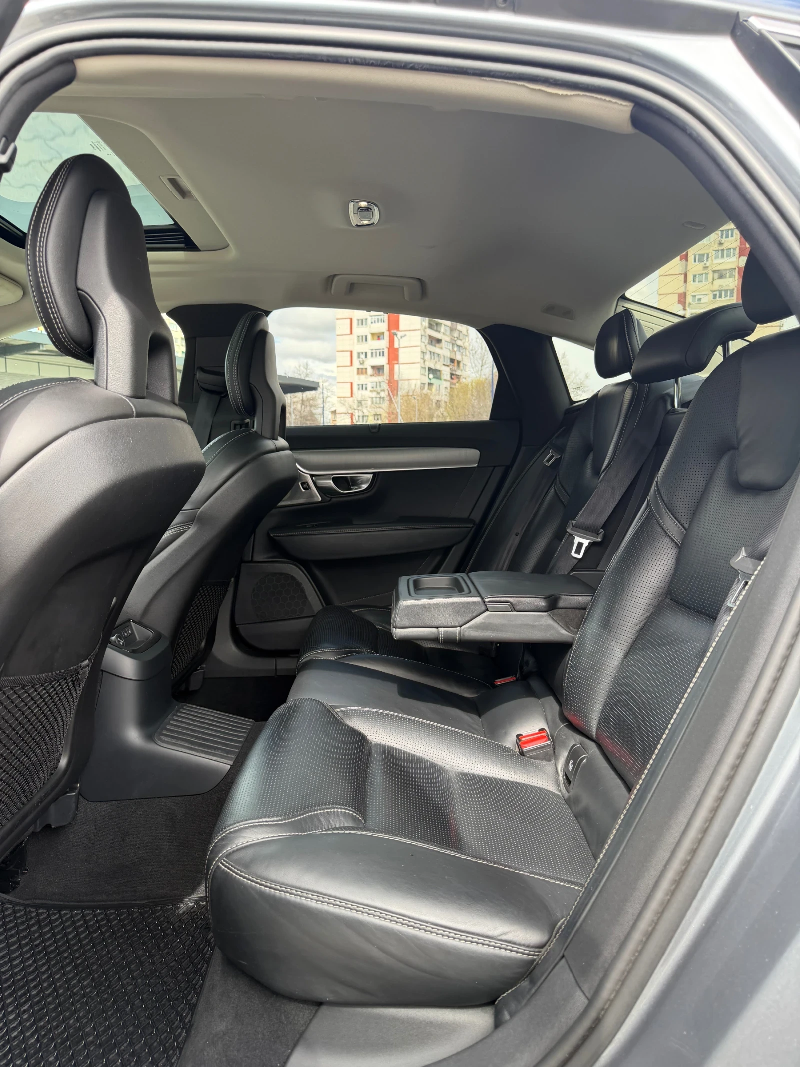 Volvo S90 Volvo S90 T8 Бензин-Hybrid, снимка 9 - Автомобили и джипове - 54006402