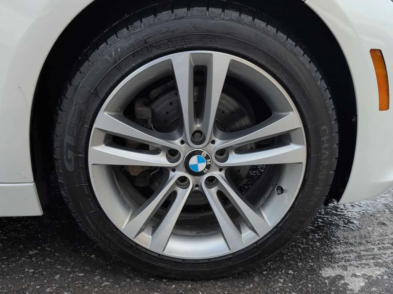 BMW 330 * ШИБИДАХ * KEYLESS * ПОДГРЕВИ * 2 КЛЮЧА, снимка 16 - Автомобили и джипове - 54060774