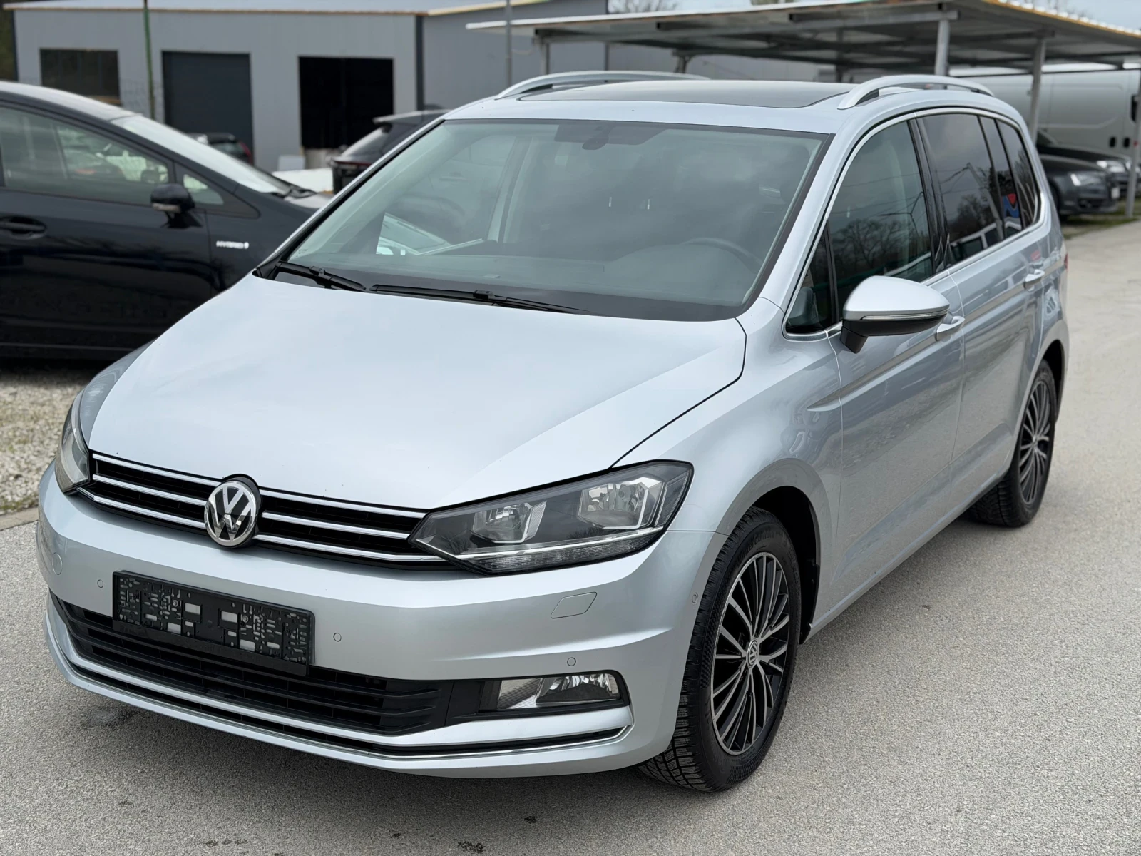 VW Touran 2.0TDI Автомат Швейцария