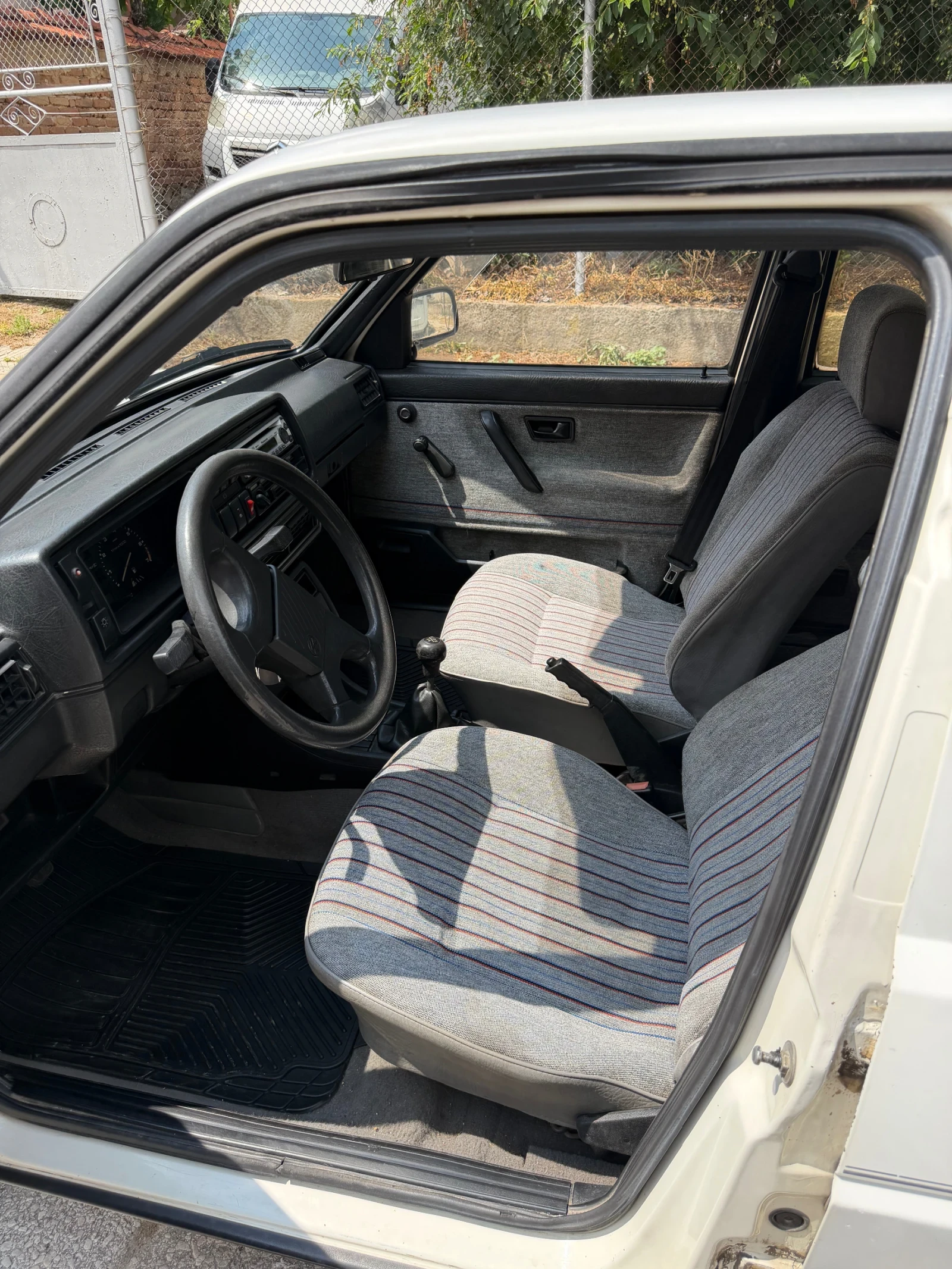 VW Golf 1.8 карбуратор , снимка 9 - Автомобили и джипове - 54900297