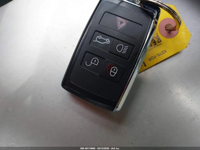 Jaguar E-pace * AWD* ПАНО* KEYLESS* Camera* ПОДГРЕВ* , снимка 10 - Автомобили и джипове - 55433969