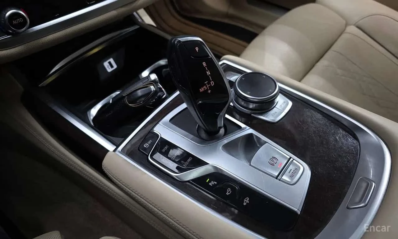 BMW 730 * 730d xDrive * CARFAX * ЦЕНА ДО БГ, снимка 13 - Автомобили и джипове - 55511085