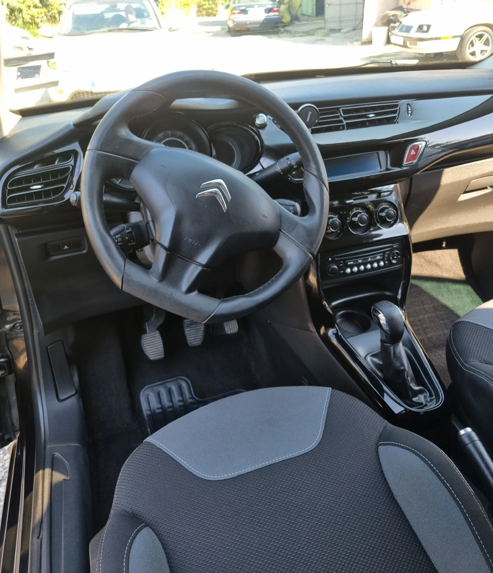 Citroen C3 1.4 vti 95кс, снимка 8 - Автомобили и джипове - 55547032