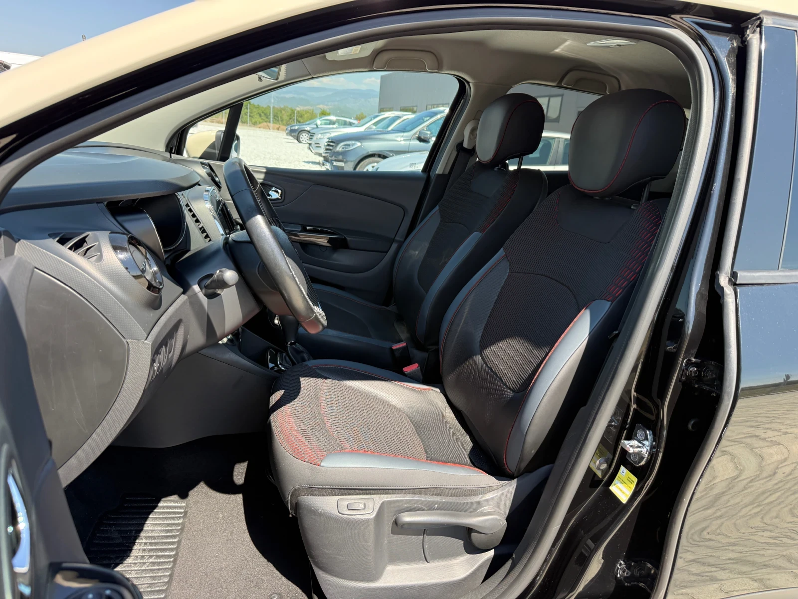 Renault Captur 1.5DCI NAVI CAMERA, снимка 11 - Автомобили и джипове - 55774169