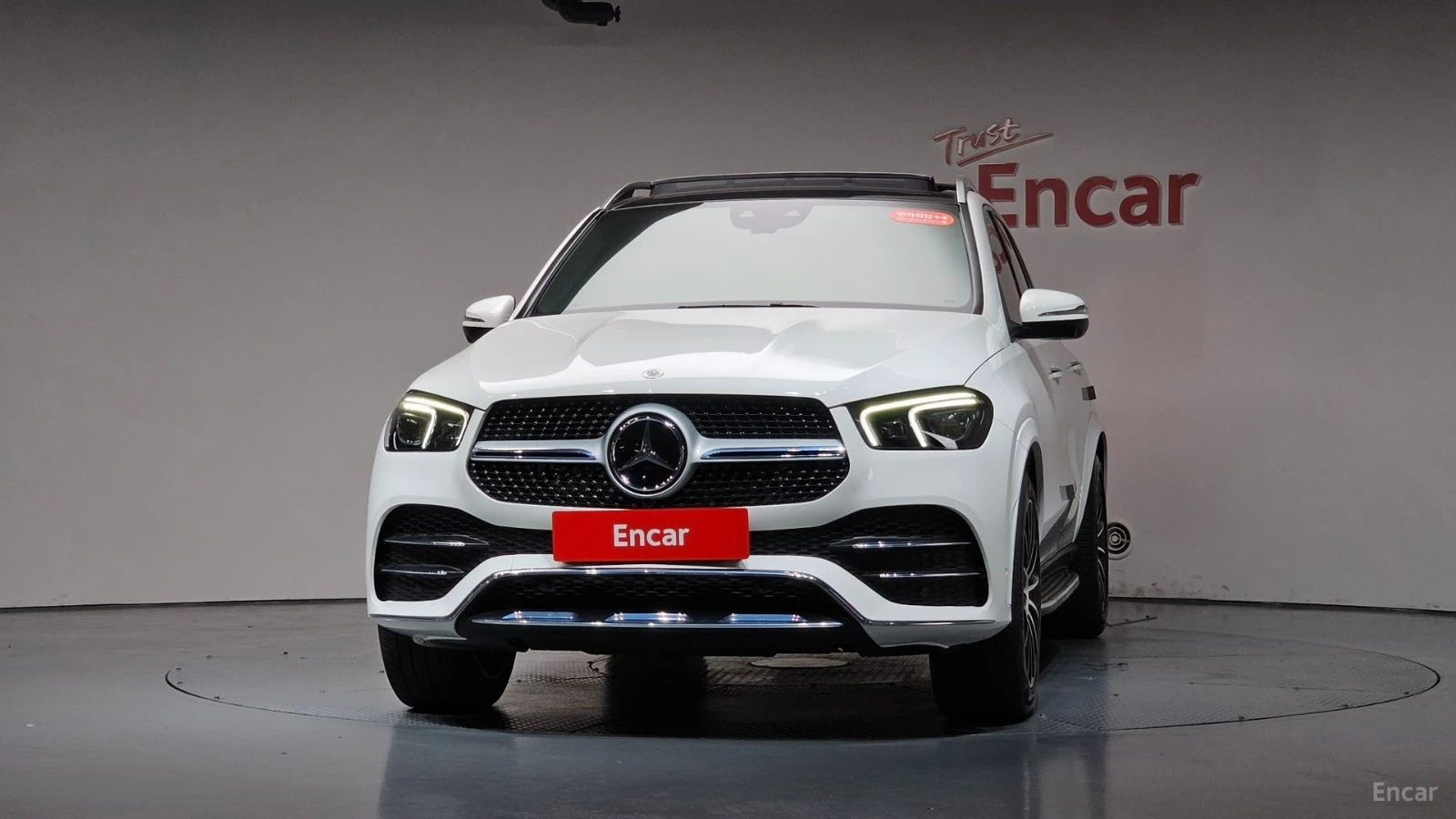 Mercedes-Benz GLE 450 AMG Line| BLACK WOOD| AIR| 360| VENTED S| HUD, снимка 2 - Автомобили и джипове - 56136485