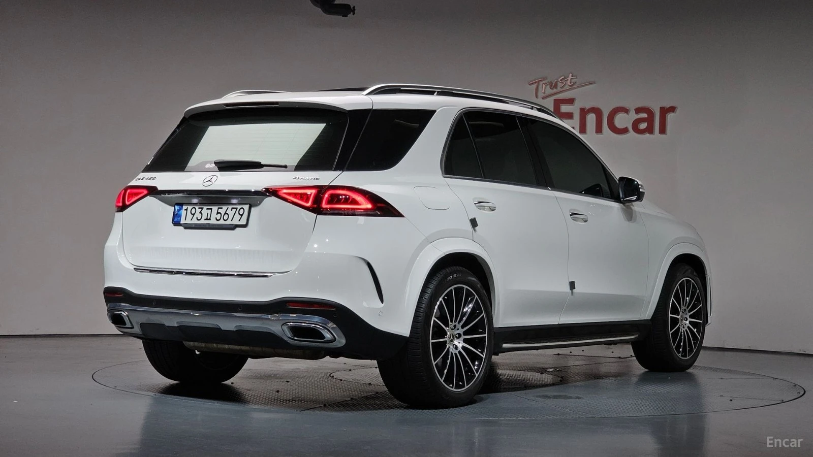 Mercedes-Benz GLE 450 AMG Line| BLACK WOOD| AIR| 360| VENTED S| HUD, снимка 4 - Автомобили и джипове - 56136485