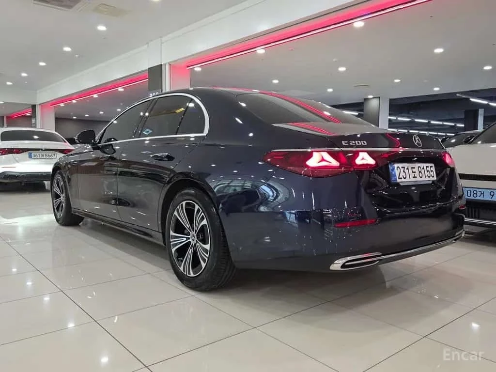 Mercedes-Benz E 200 E200 Avantgarde, снимка 2 - Автомобили и джипове - 56210356