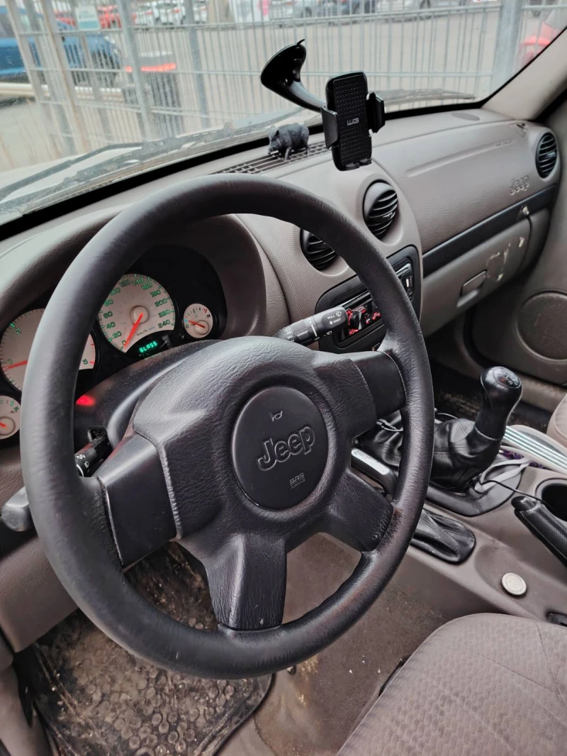 Jeep Cherokee, снимка 4 - Автомобили и джипове - 53015611