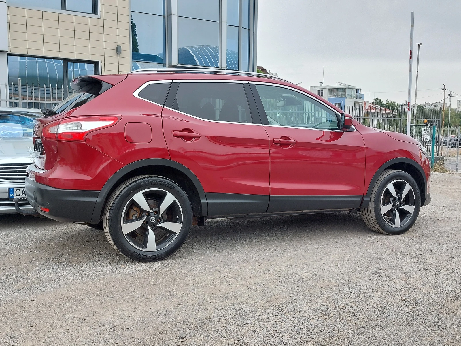 Nissan Qashqai 1.6dCi 131кс 4X4 ПАНОРАМА NAVI КАМЕРА 360 KEYLESS - изображение 8