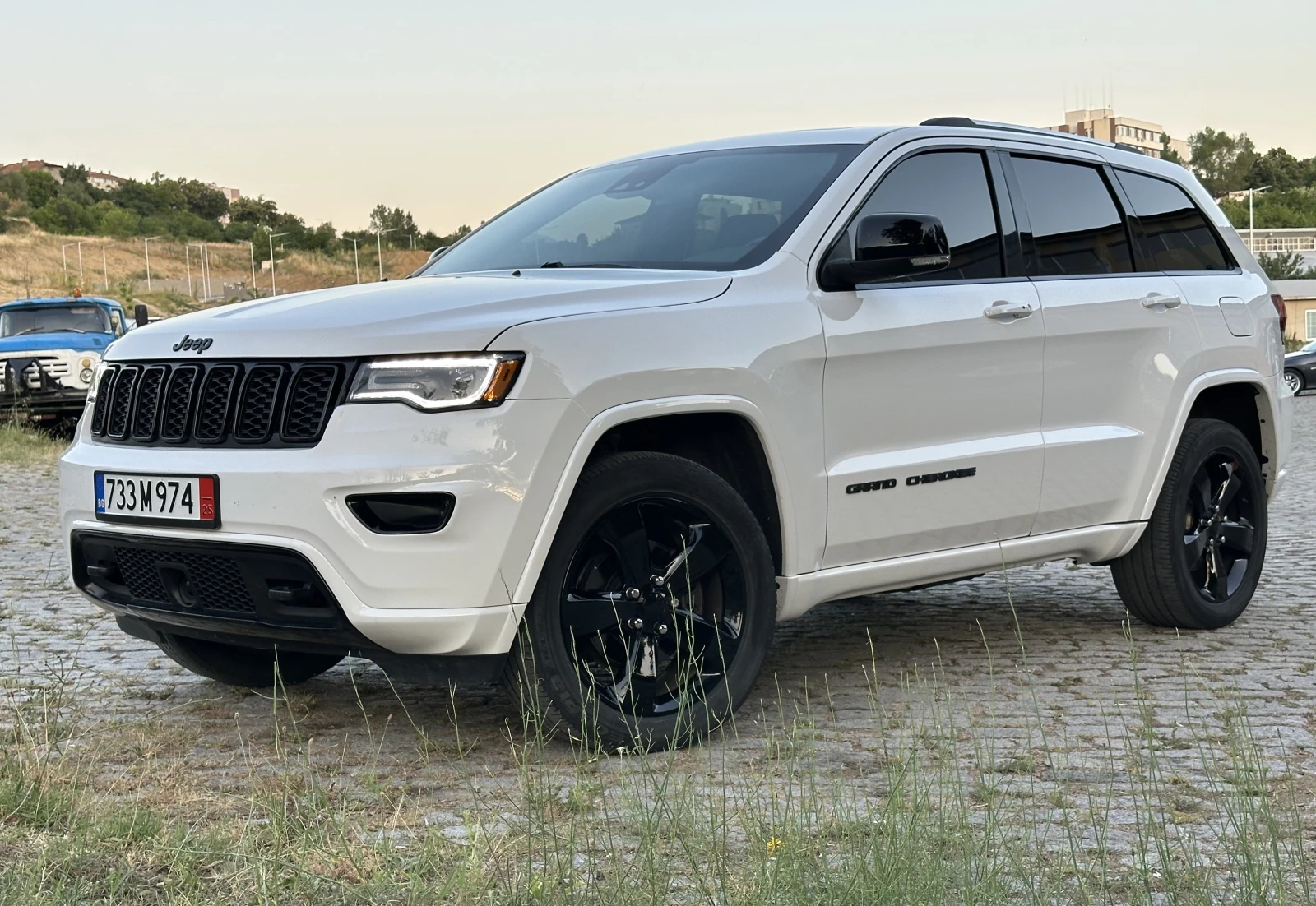 Jeep Grand cherokee Black&White Edition - изображение 2