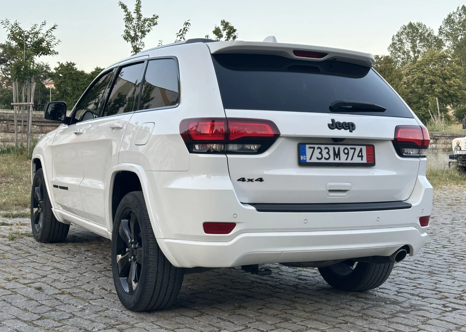 Jeep Grand cherokee Black&White Edition - изображение 7