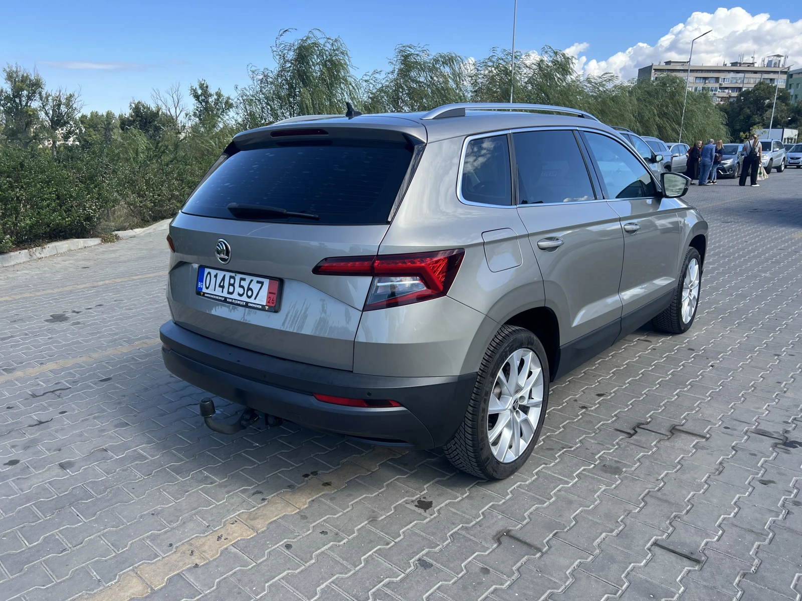 Skoda Karoq 1.5 TSI ACT 150кс Автомат / Много екстри - изображение 6