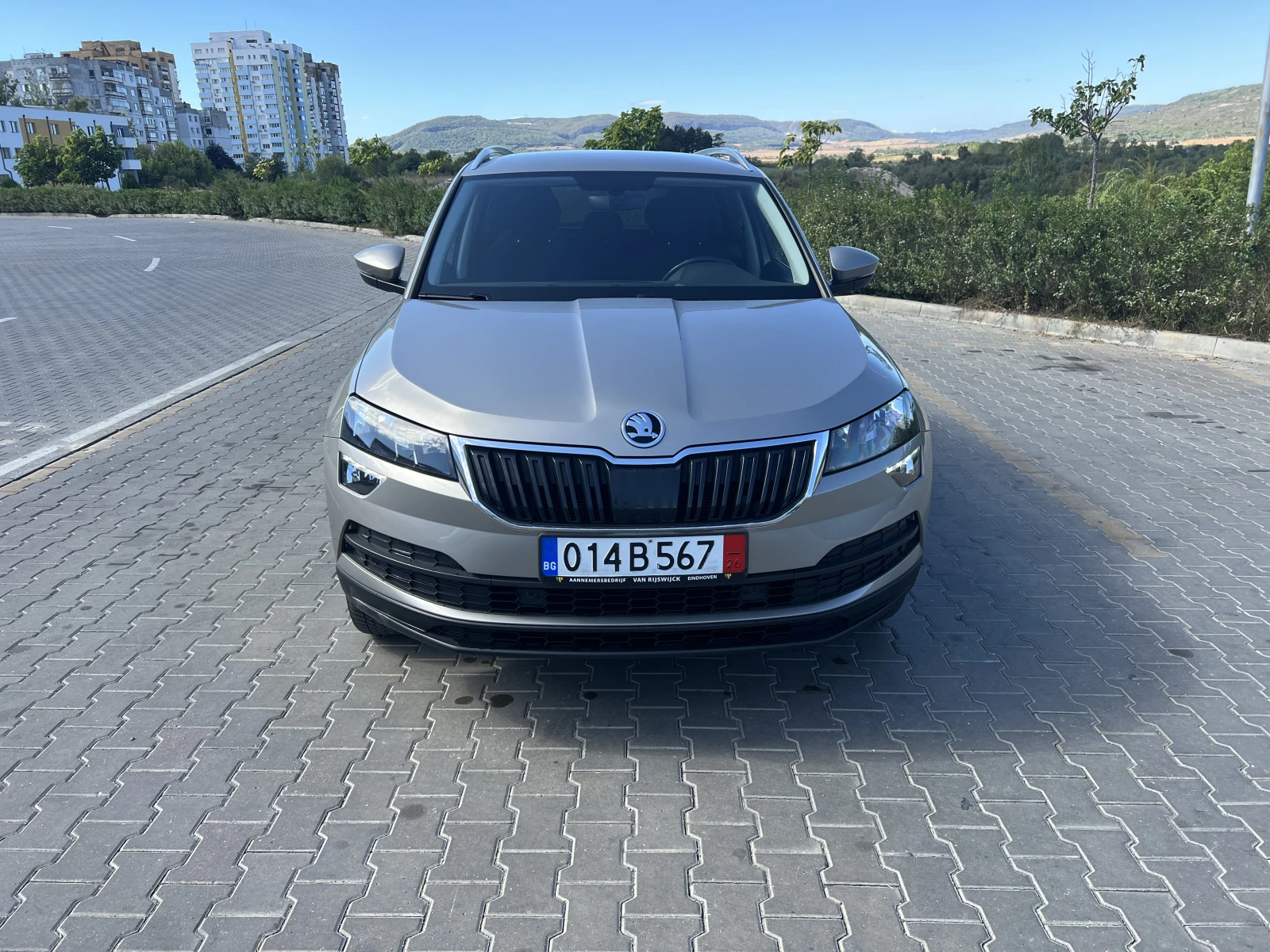 Skoda Karoq 1.5 TSI ACT 150кс Автомат / Много екстри - изображение 2