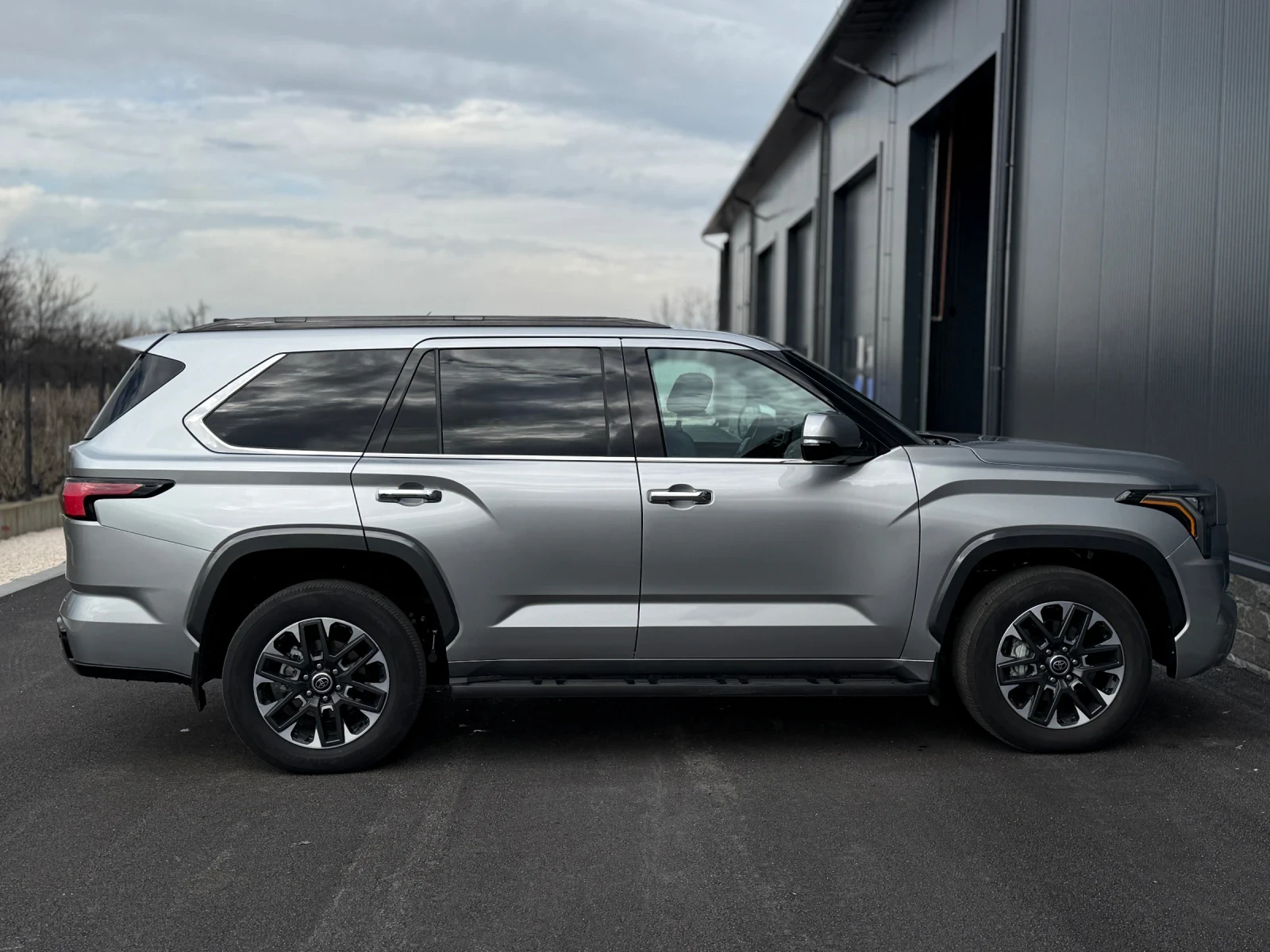 Toyota Sequoia Hibrid | Mobile.bg � ����������� 5