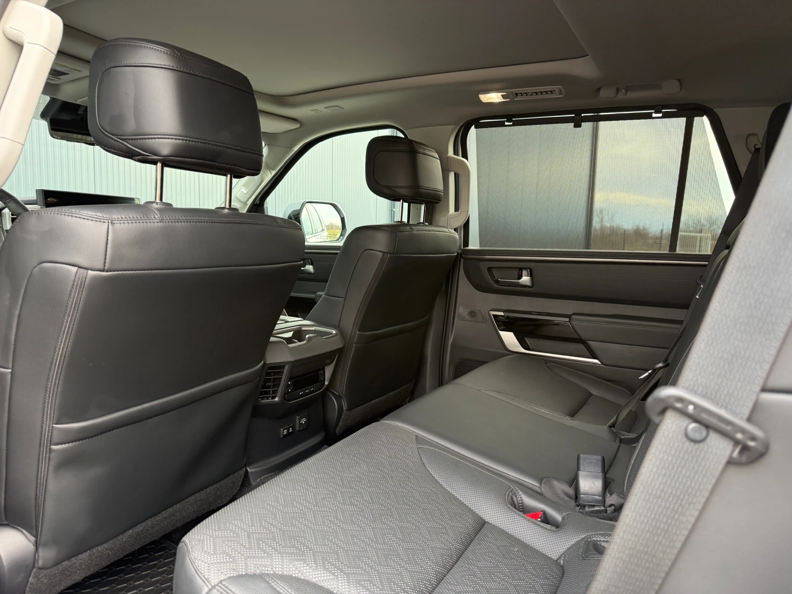 Toyota Sequoia Hibrid | Mobile.bg � ����������� 10