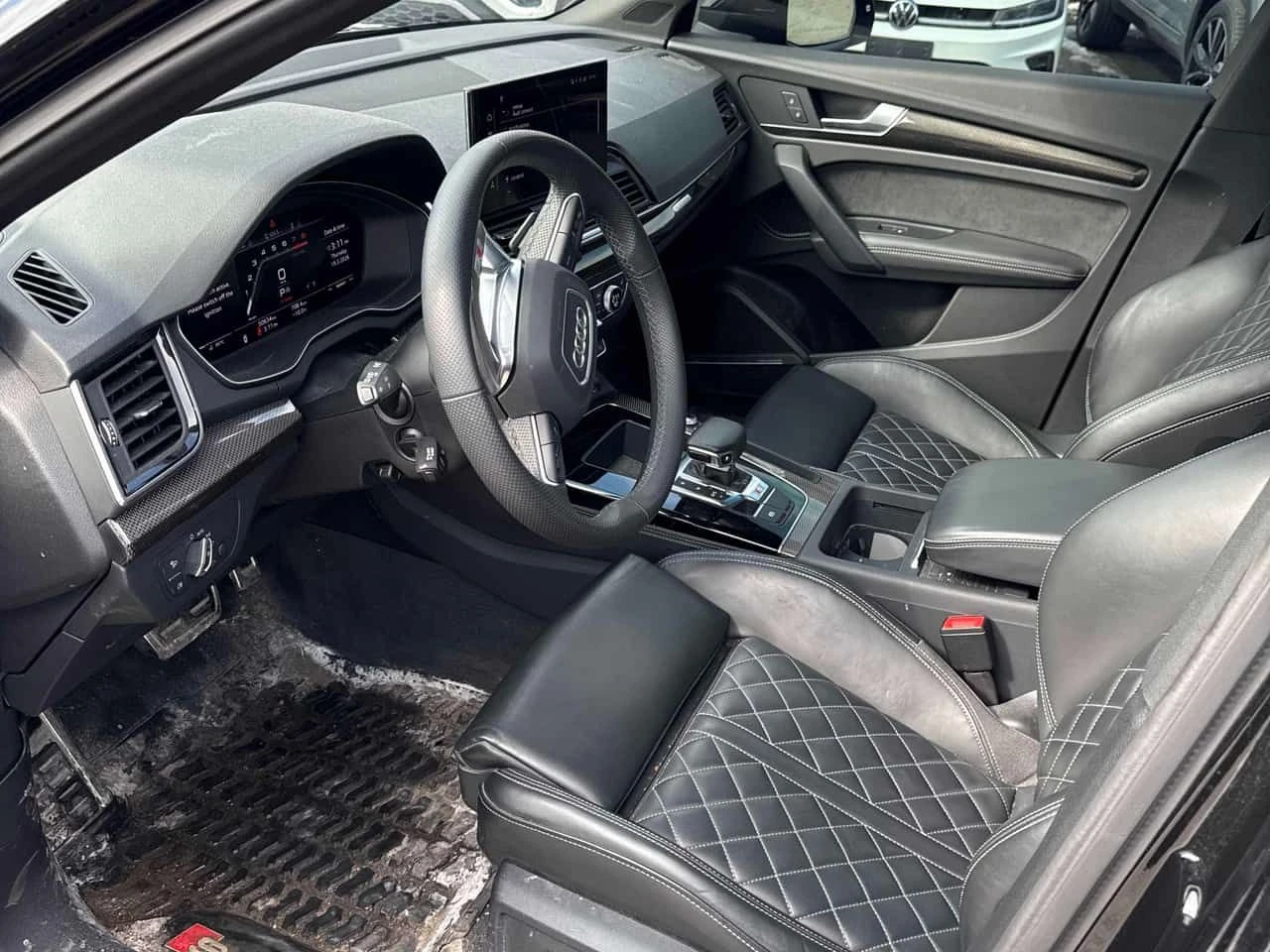 Audi SQ5  Technik /DISTRONIC/360/B&O/MASSAGE , снимка 5 - Автомобили и джипове - 53912919