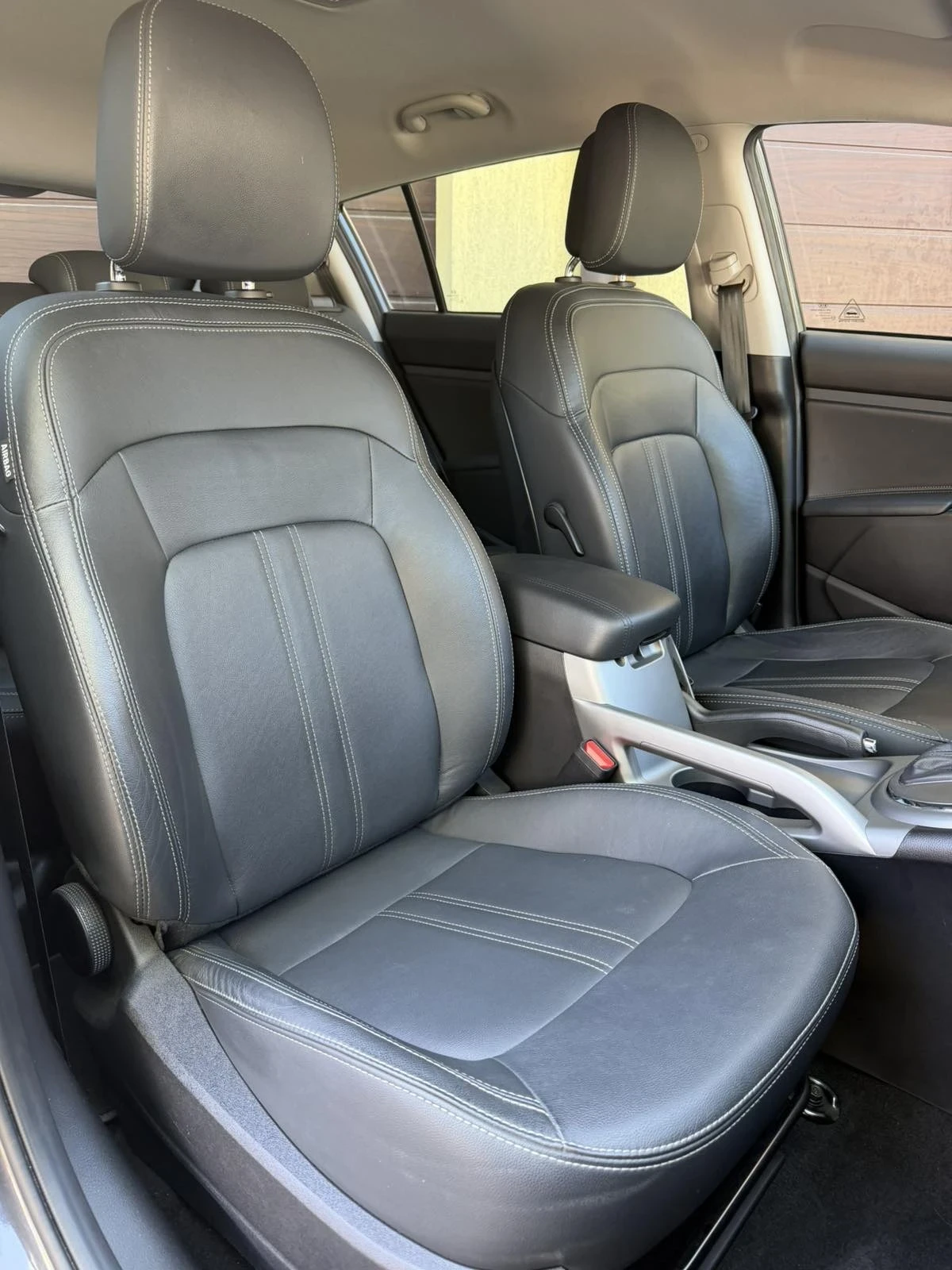 Kia Sportage 2.0i 4X4*  ПЪЛНА СЕРВИЗНА ИСТОРИЯ В КИА!, снимка 9 - Автомобили и джипове - 54690964