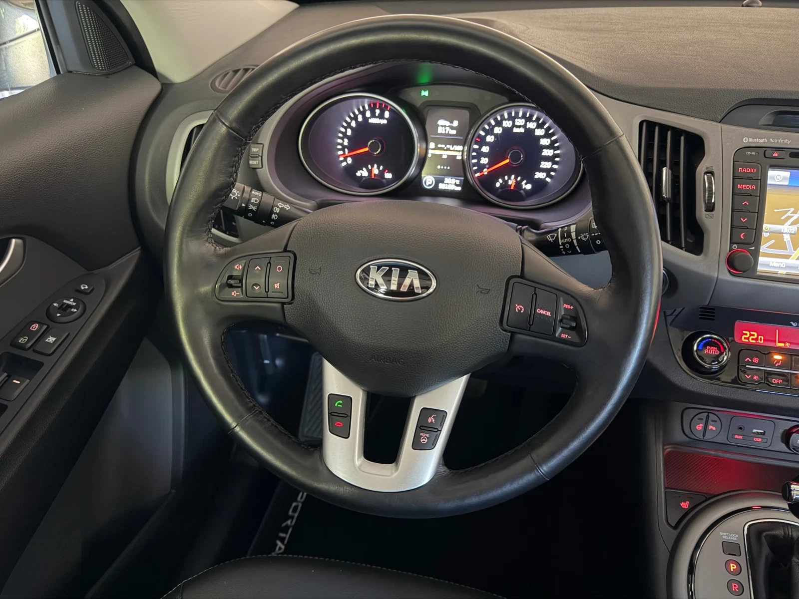 Kia Sportage 2.0i 4X4*  ПЪЛНА СЕРВИЗНА ИСТОРИЯ В КИА!, снимка 12 - Автомобили и джипове - 54690964