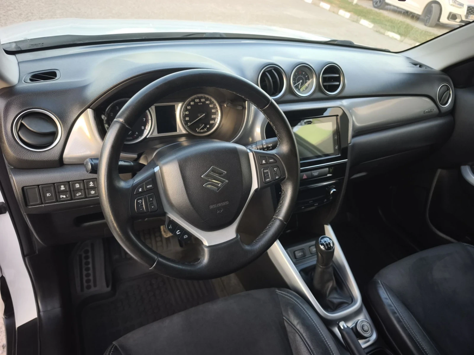 Suzuki Vitara 1.6i 4x4  ITALY NEW !!!, снимка 7 - Автомобили и джипове - 55838611