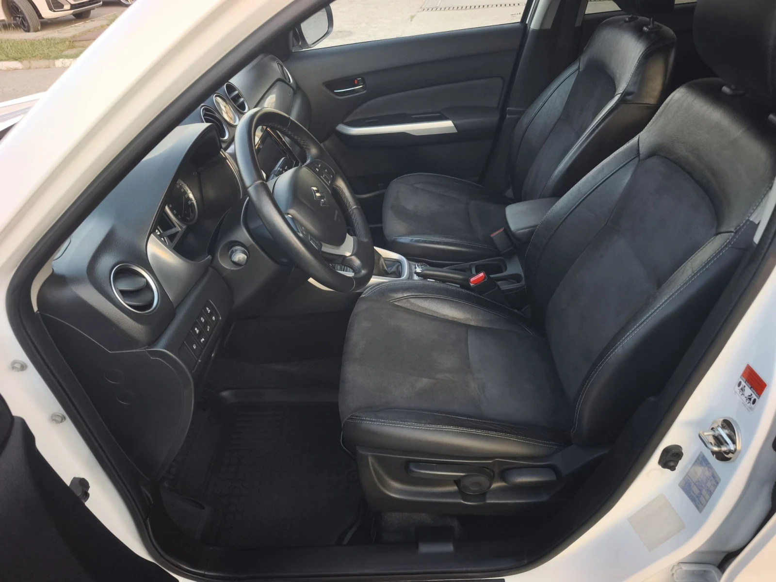 Suzuki Vitara 1.6i 4x4  ITALY NEW !!!, снимка 8 - Автомобили и джипове - 55838611
