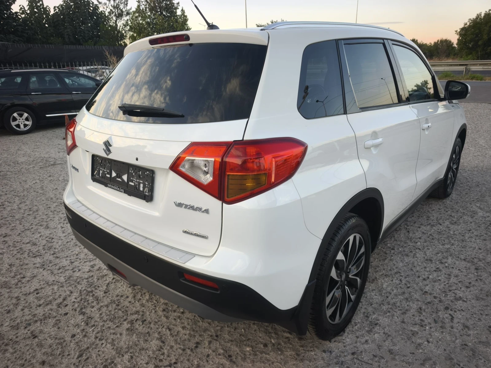 Suzuki Vitara 1.6i 4x4  ITALY NEW !!!, снимка 4 - Автомобили и джипове - 55838611