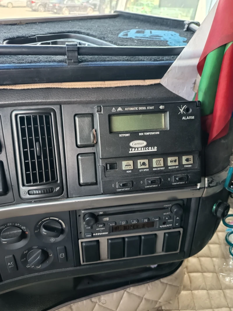 Volvo Fh 12 Хенгер, снимка 16 - Камиони - 52410751