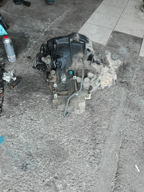 скоростна кутия за нисан примера 2.2 д