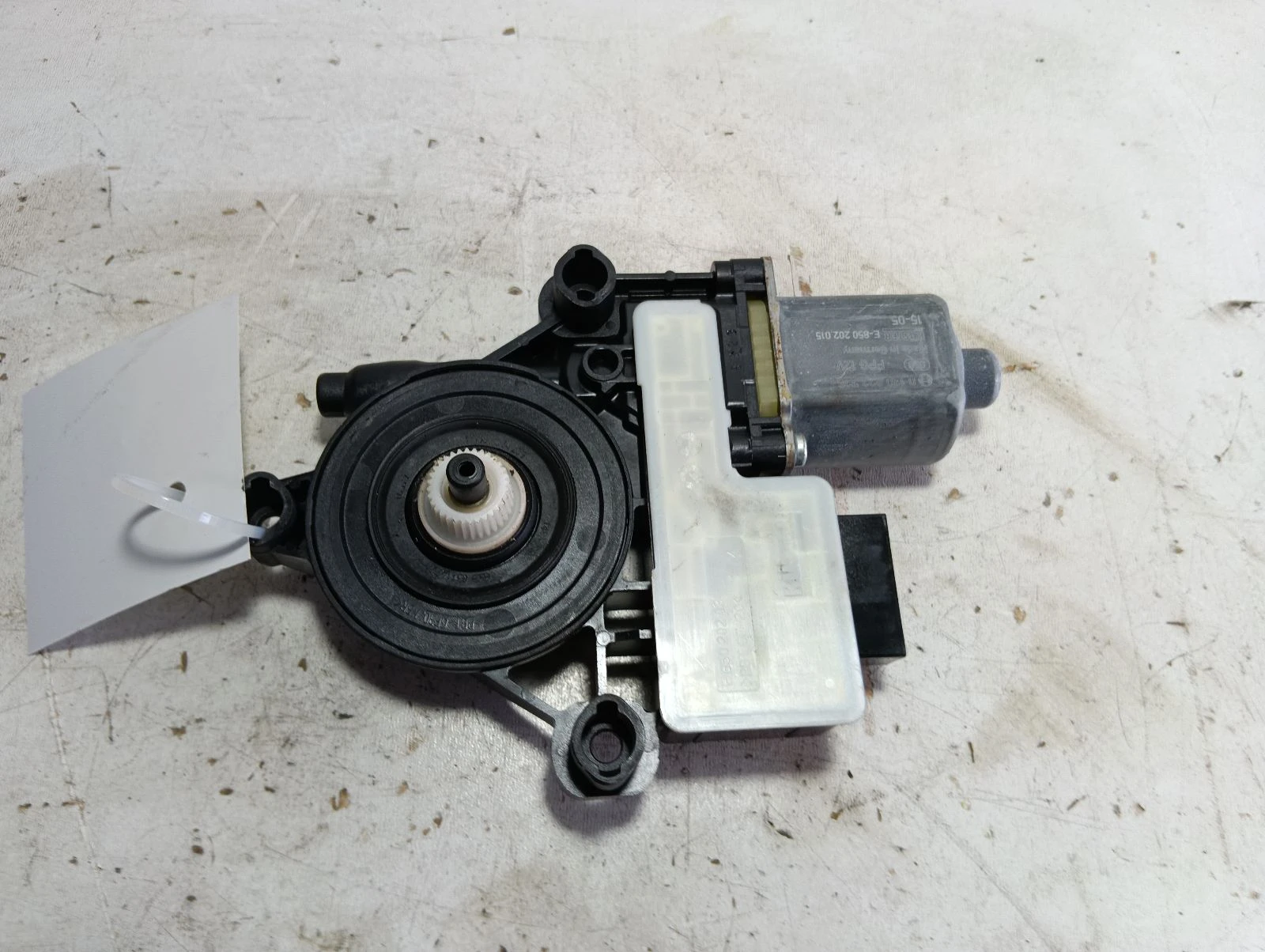 ел.машинка за задно ляво  стъкло 5Q0959811A Skoda Octavia