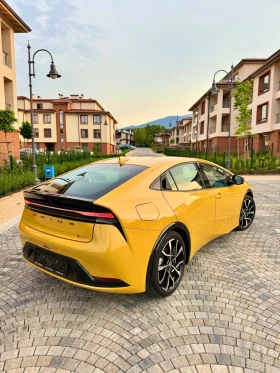 Toyota Prius Gold / 10   / Plug in Hybrid  | Mobile.bg    6
