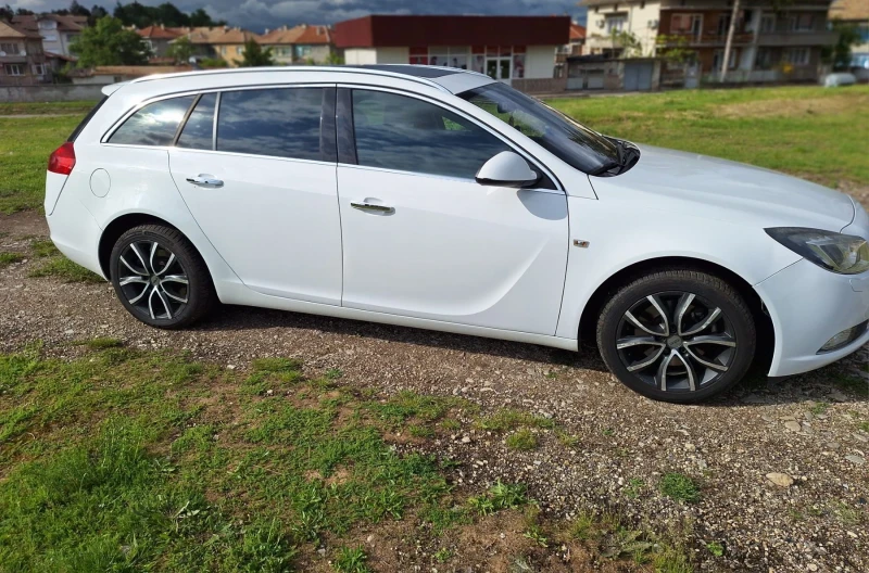 Opel Insignia, снимка 4 - Автомобили и джипове - 49518608