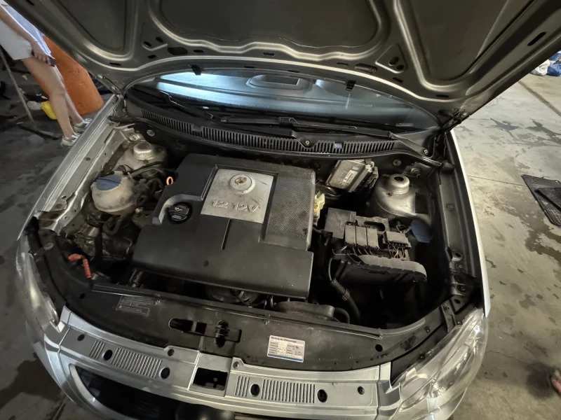 VW Polo 1.2i, снимка 7 - Автомобили и джипове - 51408011