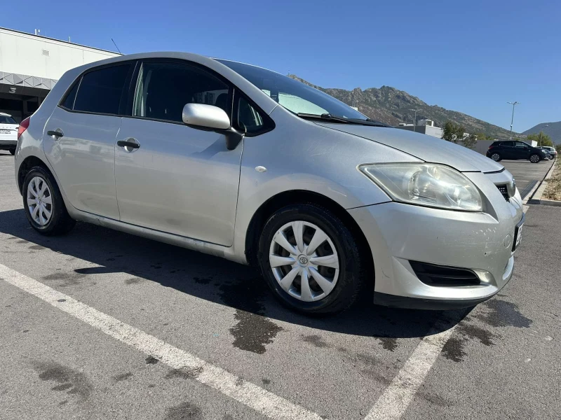 Toyota Auris 1.4 LPG, снимка 5 - Автомобили и джипове - 51537007