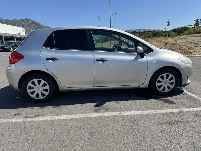 Toyota Auris 1.4 LPG, снимка 6 - Автомобили и джипове - 51537007