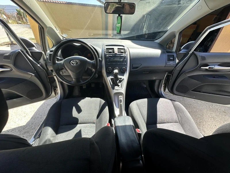 Toyota Auris 1.4 LPG, снимка 9 - Автомобили и джипове - 51537007