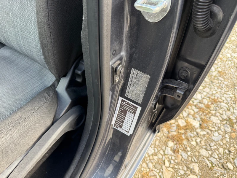 Kia Ceed 1.6 CRDI, снимка 11 - Автомобили и джипове - 52208738