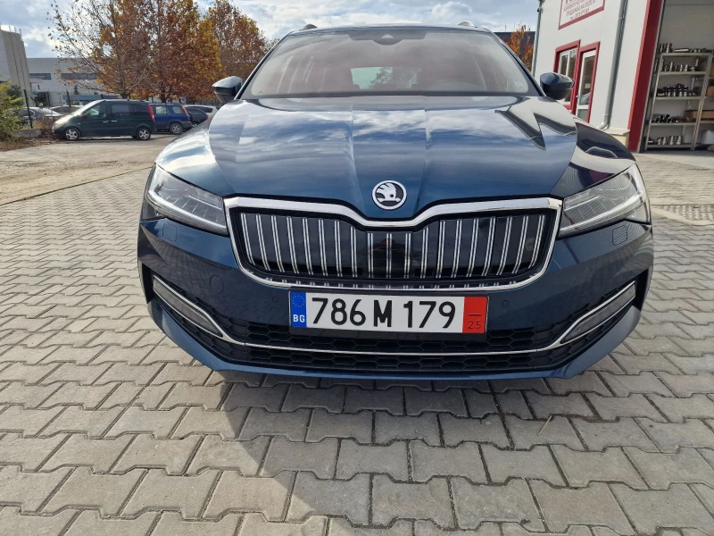 Skoda Superb iV Plug in Hybrid, снимка 3 - Автомобили и джипове - 52588550