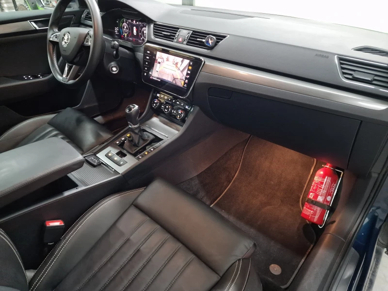 Skoda Superb iV Plug in Hybrid, снимка 15 - Автомобили и джипове - 52588550