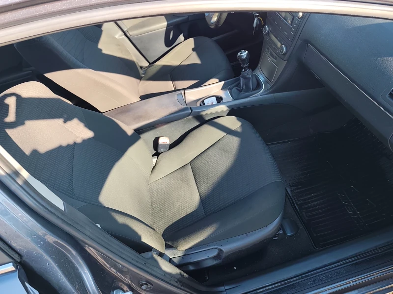 Toyota Avensis 2.0 D-4D 126HP GERMANY, снимка 11 - Автомобили и джипове - 53157569