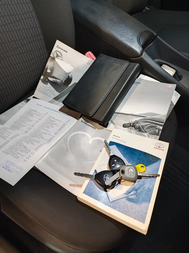 Toyota Avensis 2.0 D-4D 126HP GERMANY, снимка 16 - Автомобили и джипове - 53157569