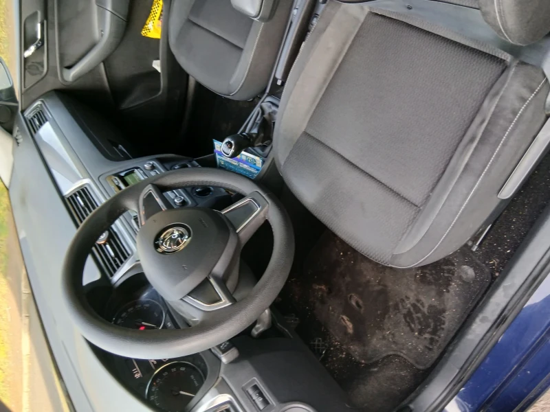 Skoda Rapid, снимка 5 - Автомобили и джипове - 53484479