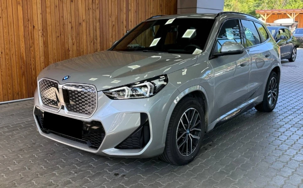BMW iX1 eDrive20, снимка 1