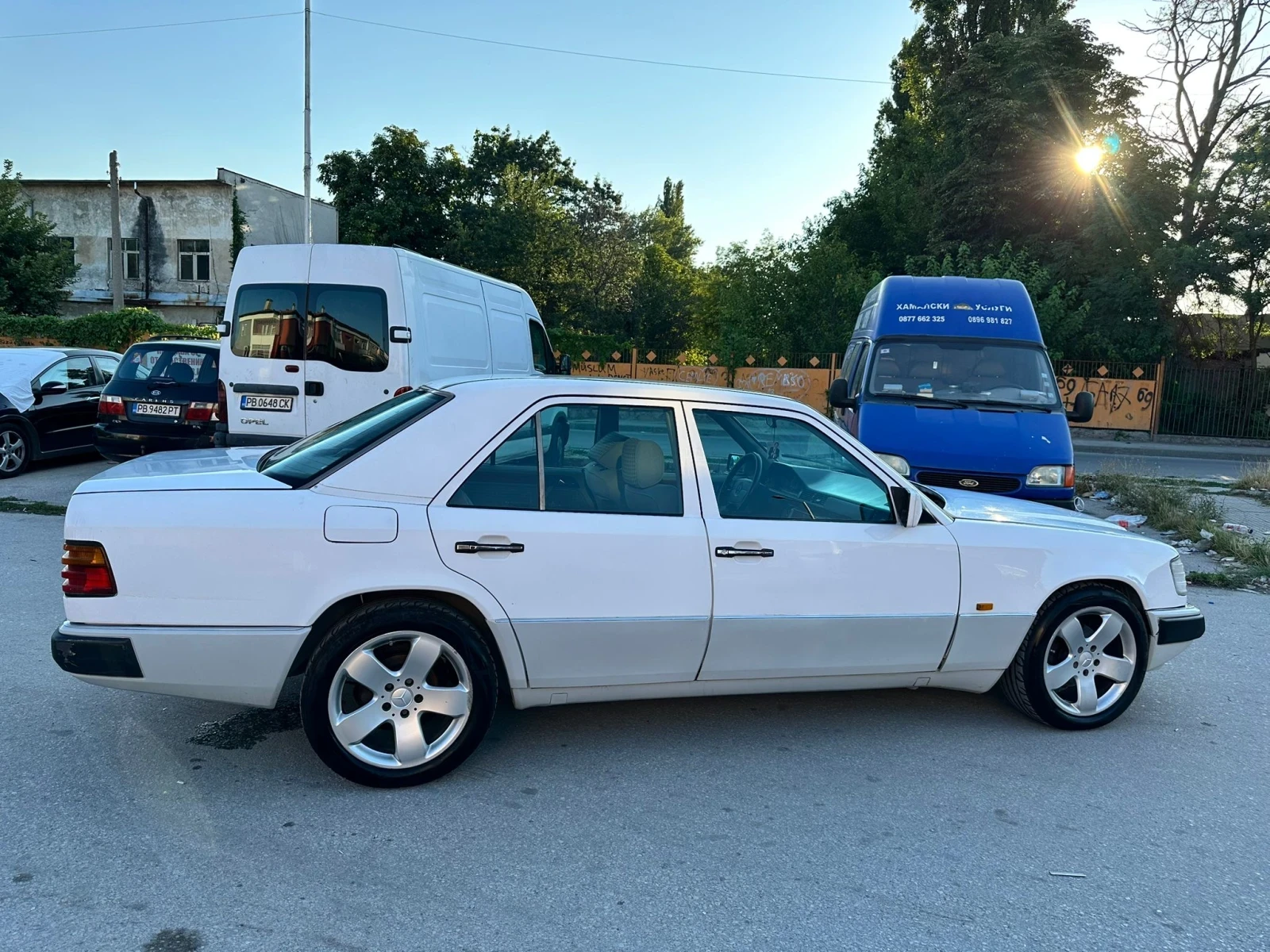 Mercedes-Benz E 200 ПЕРФЕКТНО СЪСТОЯНИЕ - изображение 5