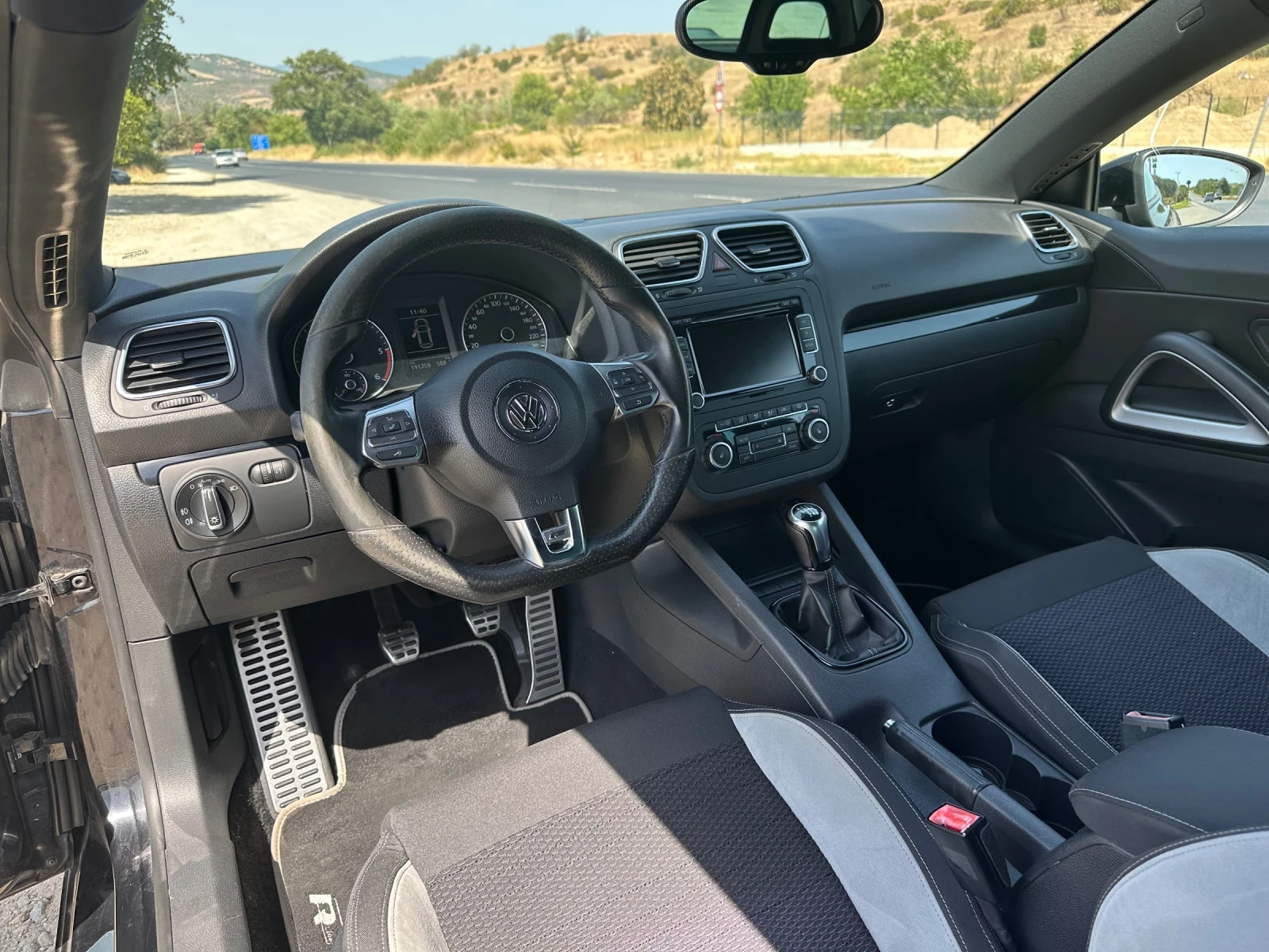 VW Scirocco 2.0TDi 170ks R-line - изображение 10