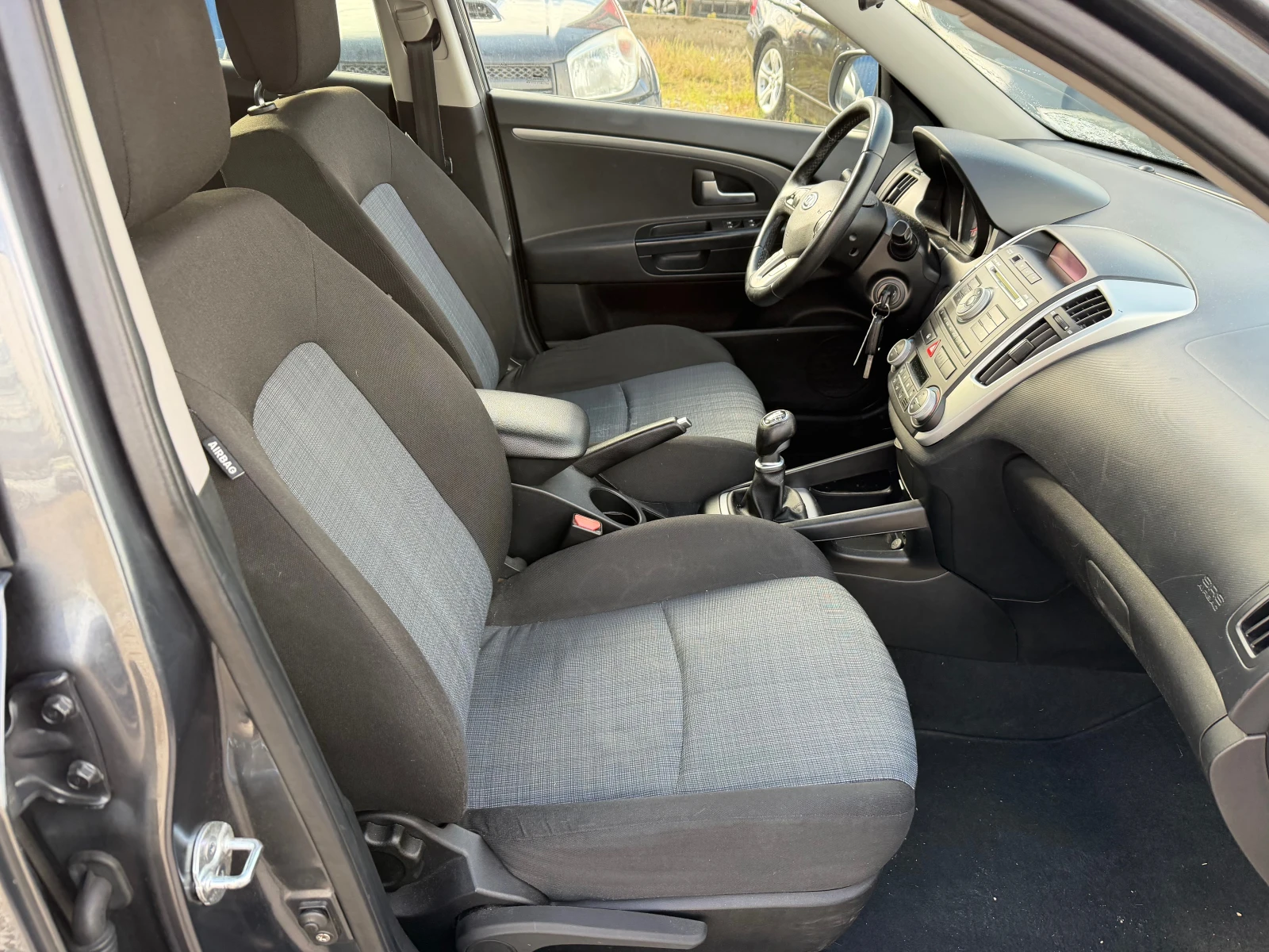 Kia Ceed 1.6 CRDI | Mobile.bg — изображение 12