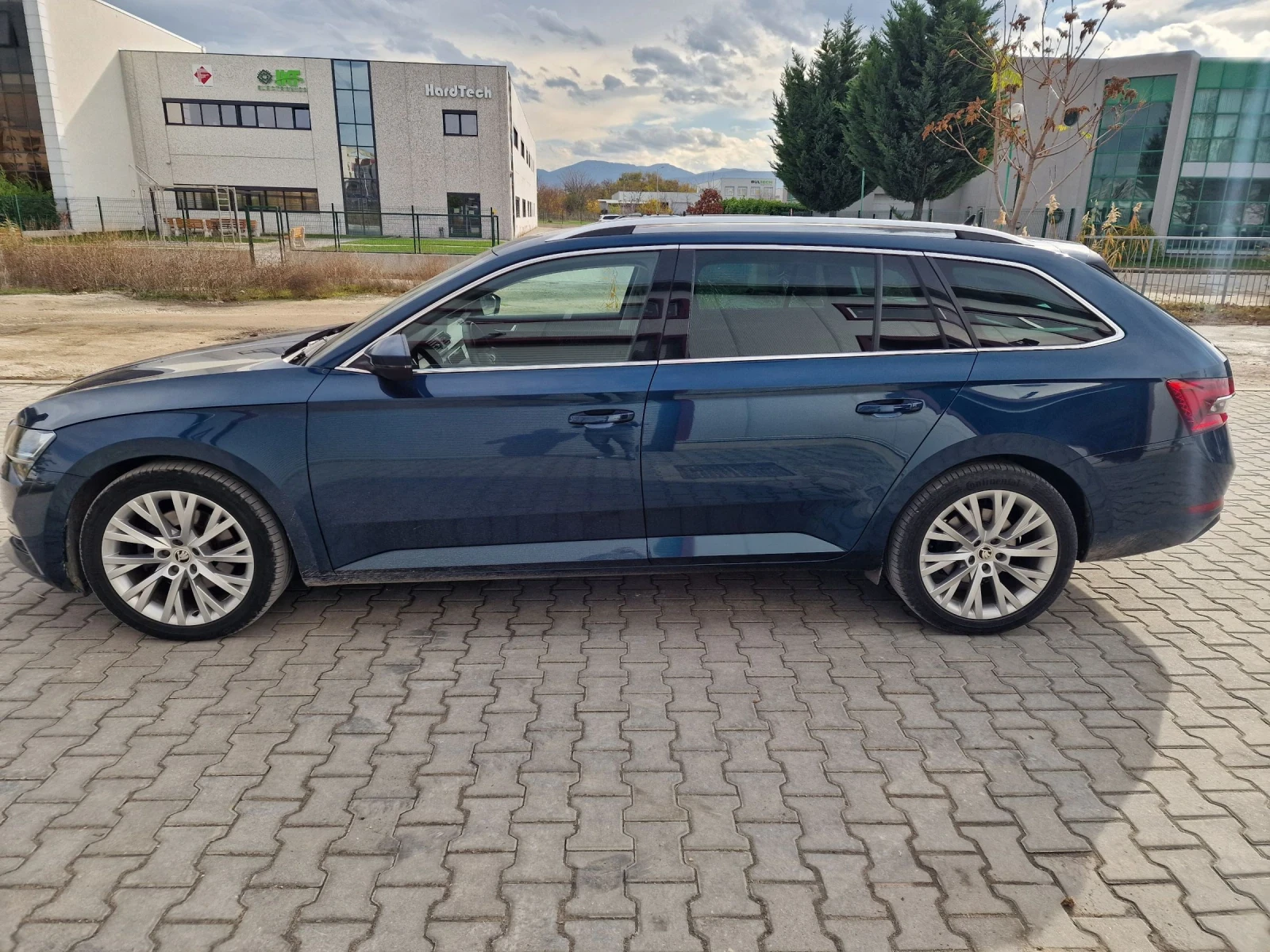 Skoda Superb iV Plug in Hybrid - изображение 6